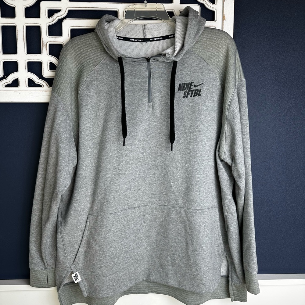 Nike Women’s Dri-Fit Flux 1/4 Zip Softball Hoodie in Heather Grey. 2X